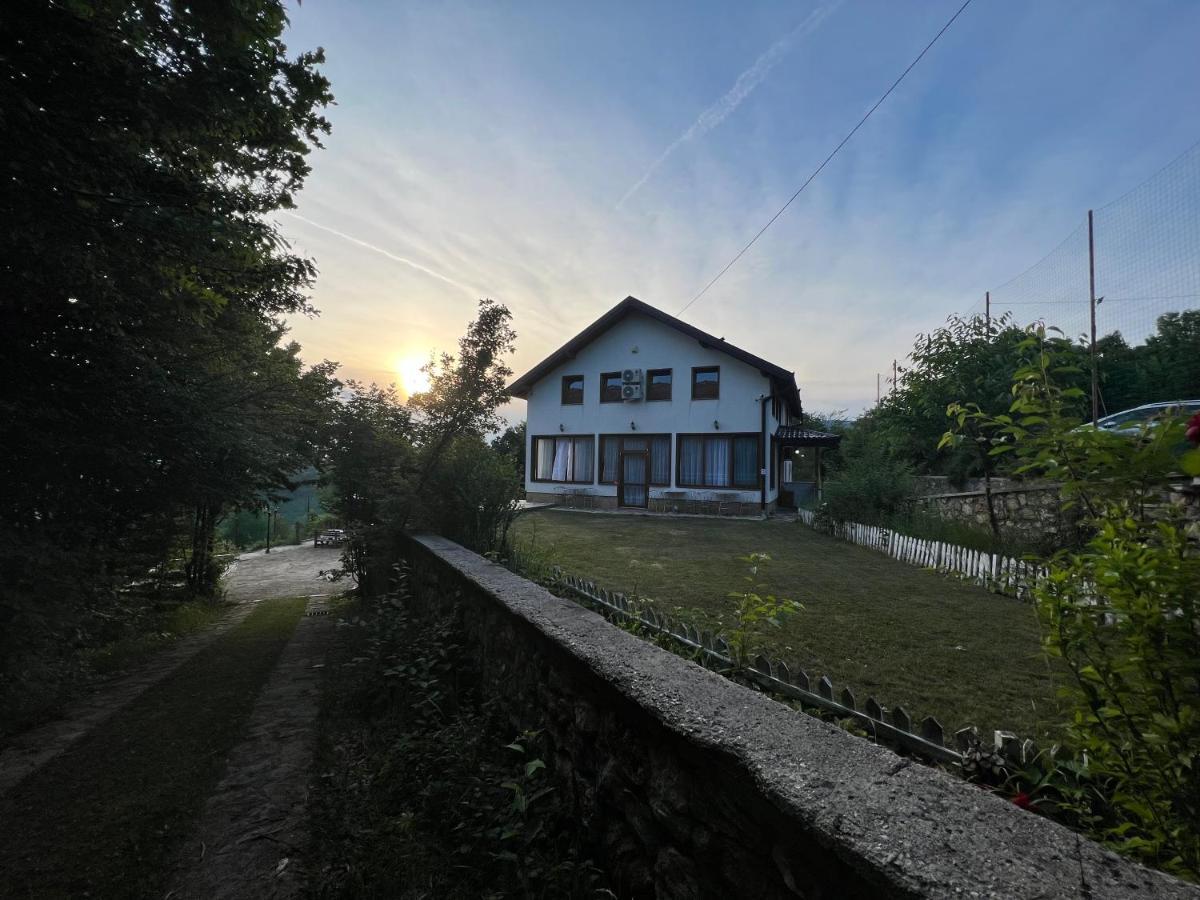 Villa White Dove Сараєво Екстер'єр фото